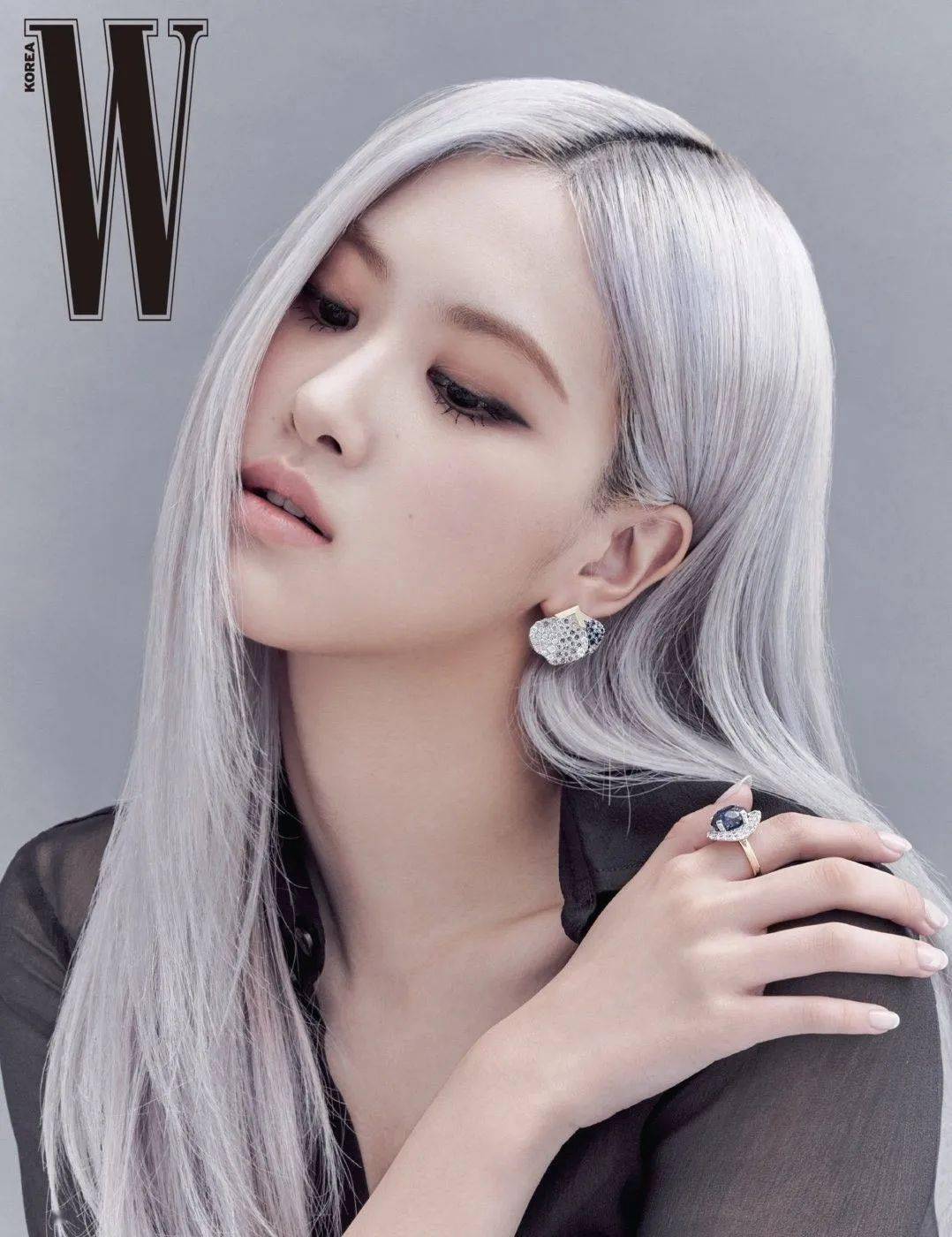 人间|LISA染回金发，人间芭比又回来了！
