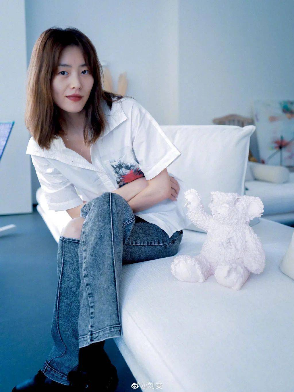 人间|LISA染回金发，人间芭比又回来了！