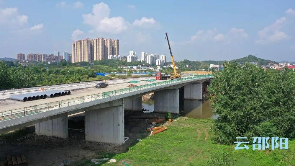 邵阳市区这座大桥即将通车双向8车道横跨邵水连接两区