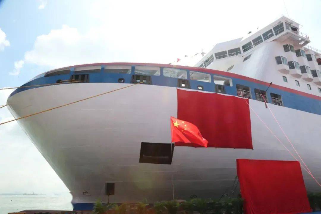 国内最豪华客滚船在广船国际命名交付