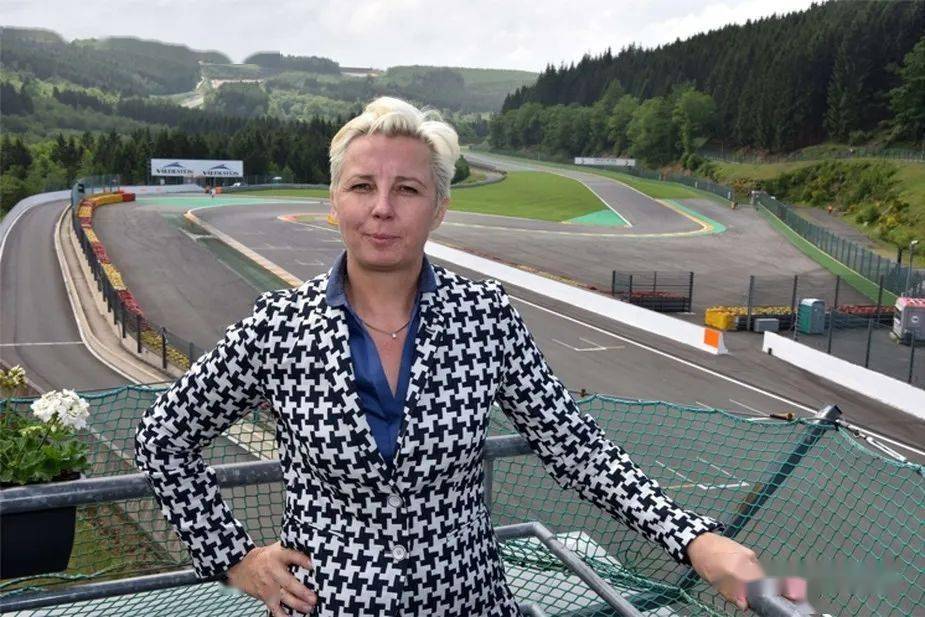 f1车队女老板约会同性情人被丈夫抓包在床一枪毙命知情人早有预谋