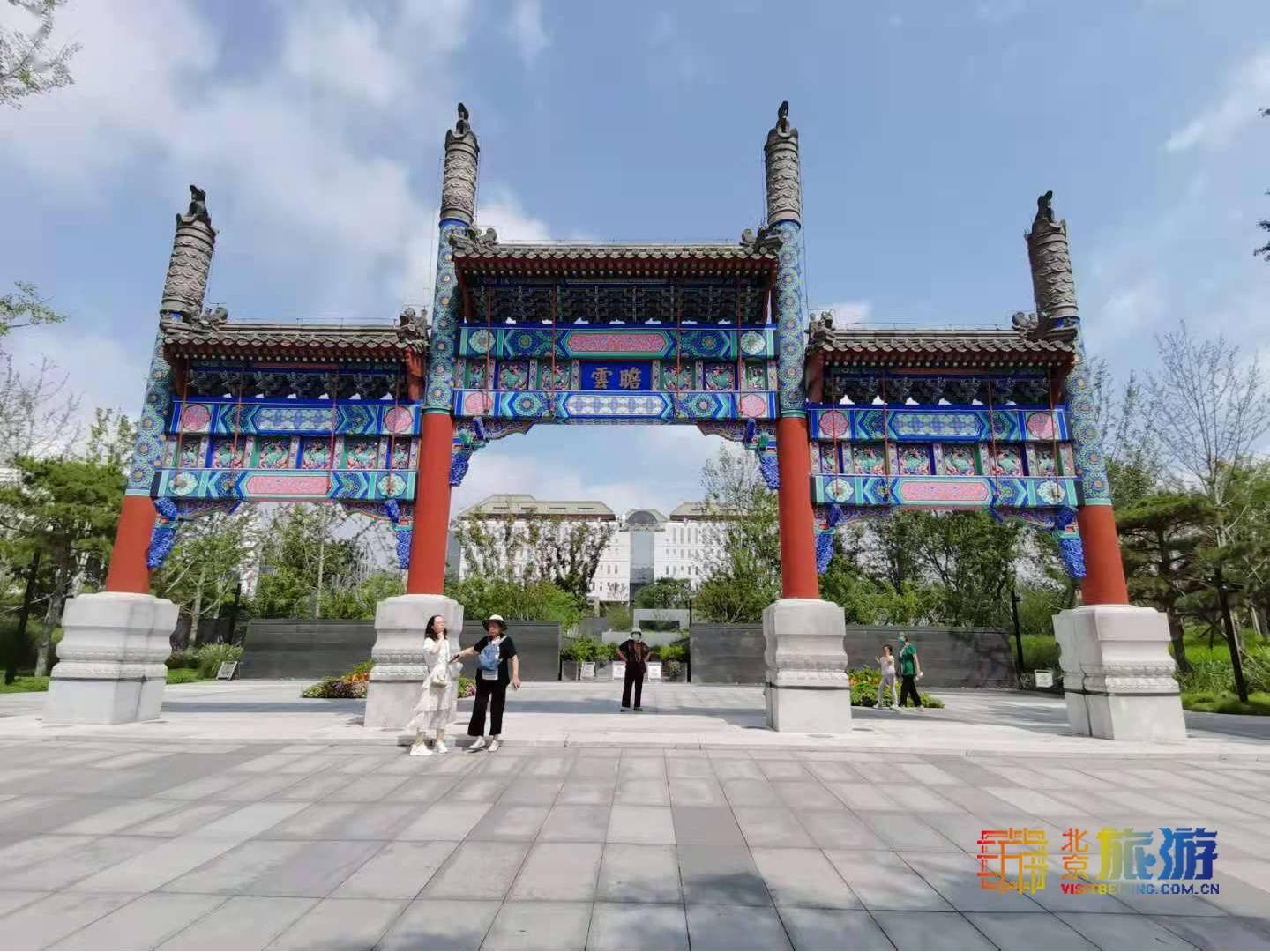 没想到在北京西单能逛森林公园还能在公园里逛商场