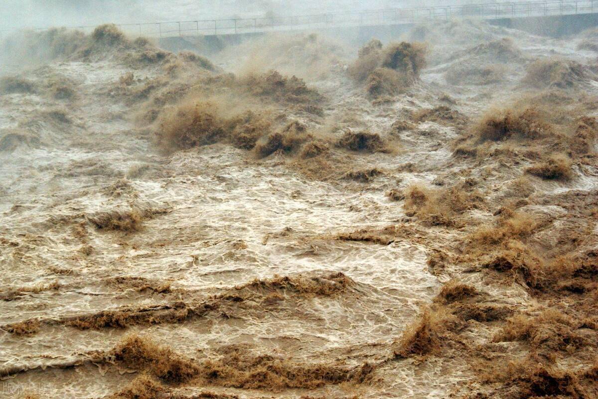 河南1个月2场暴雨北方黄河却干旱缺水60年都在下坡
