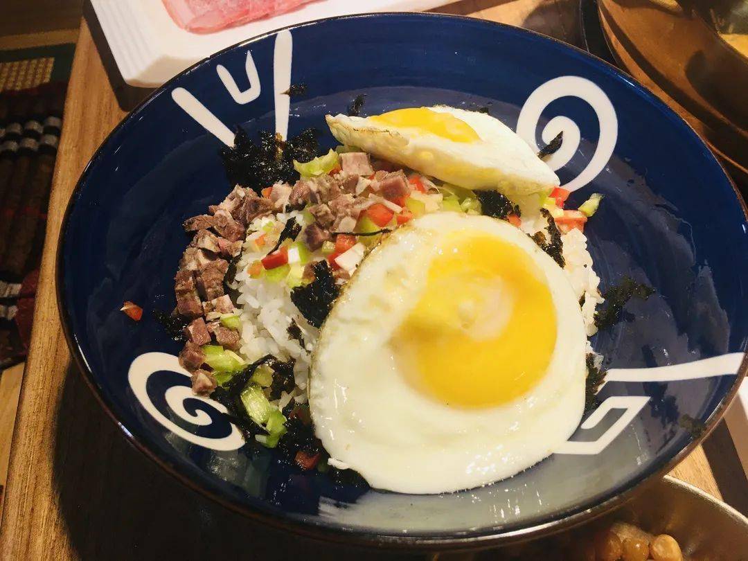 海悦天地韩式烤肉129元抢烤肉超值四人餐足足5份肉牛肉拌饭蔬菜这阵容