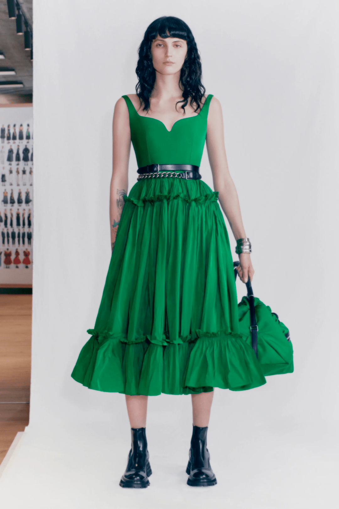 科技|2021年度最火的科技绿色，谁穿谁高级