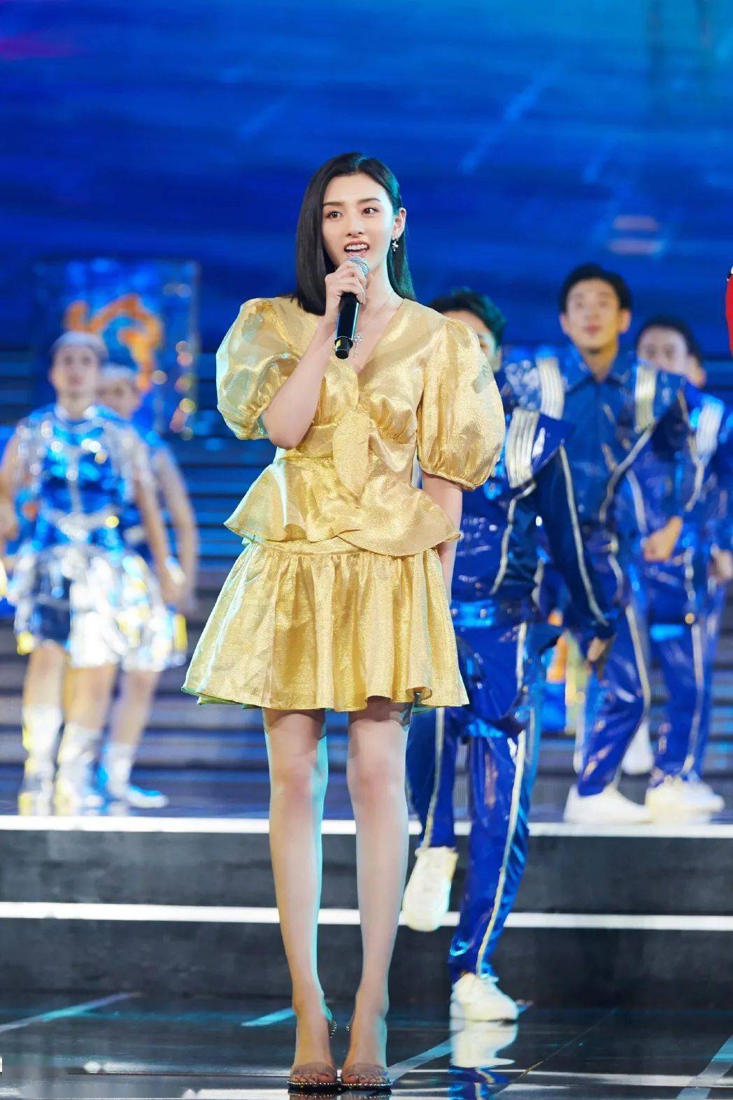 设计|一条娃娃裙，让女明星撞衫率显著提升！