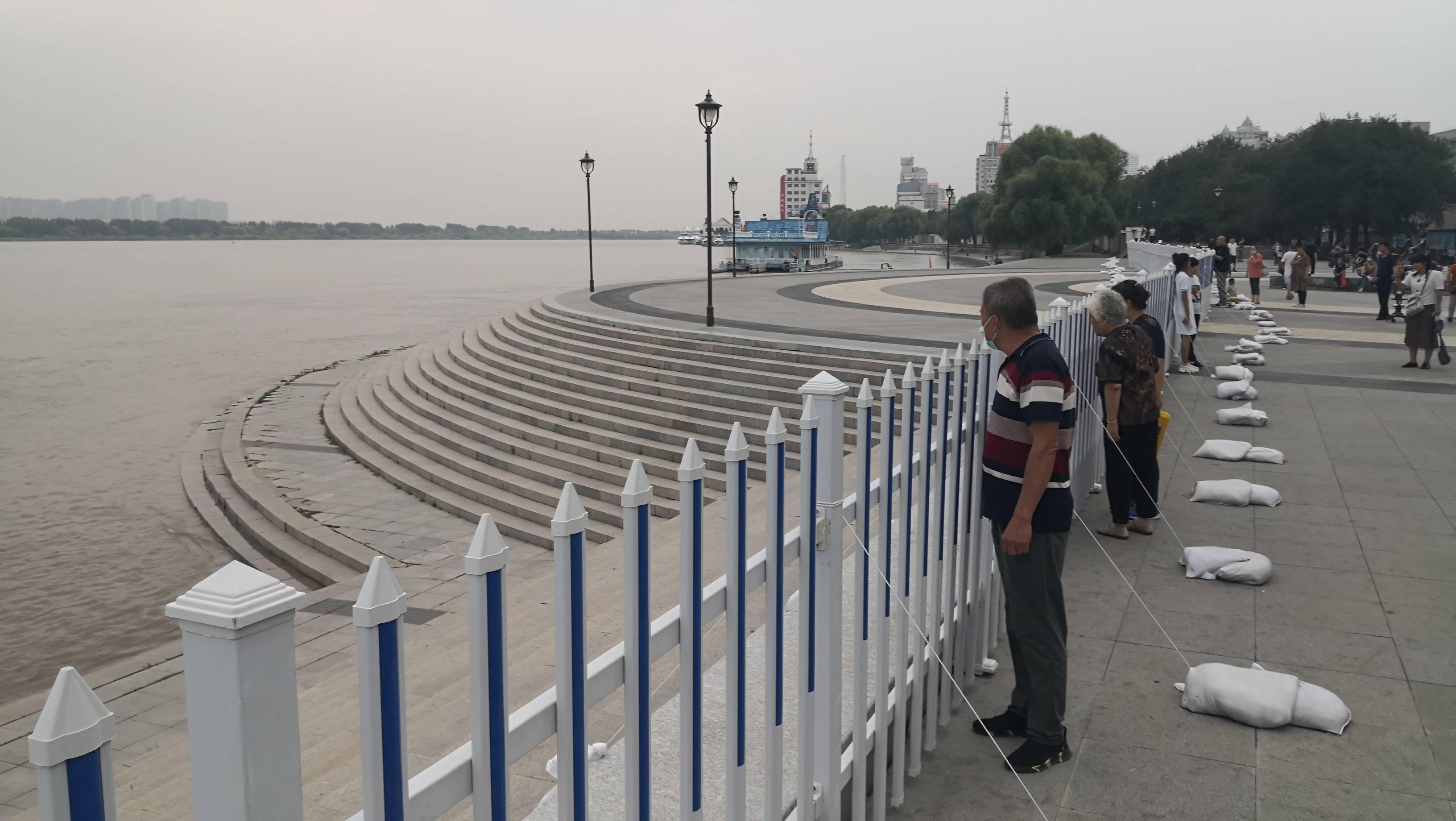 23日,哈尔滨段松花江水位为118.