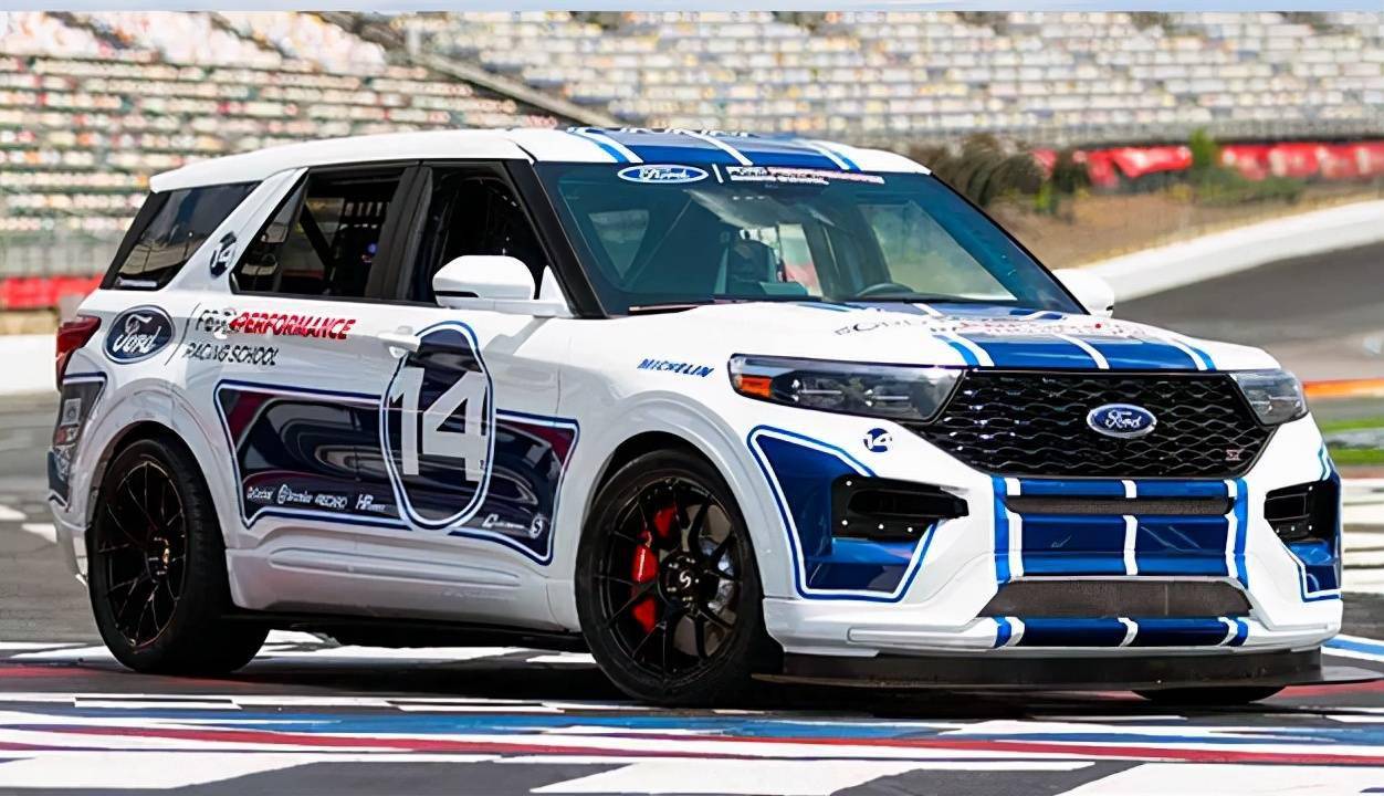 400匹福特驾控培训车驾控培训车配防滚架4点式安全带