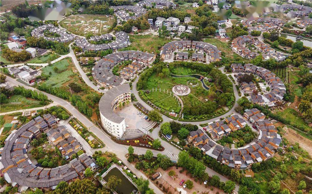 《"花"开土城村》2021年4月,成都市新都区石板滩镇土城村的客家花式围