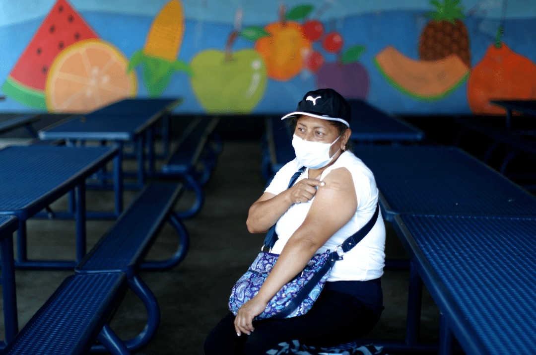 疫苗|美国首例新冠死亡病例时间线再提前，辉瑞疫苗全面批准能挽救失控的疫情吗？