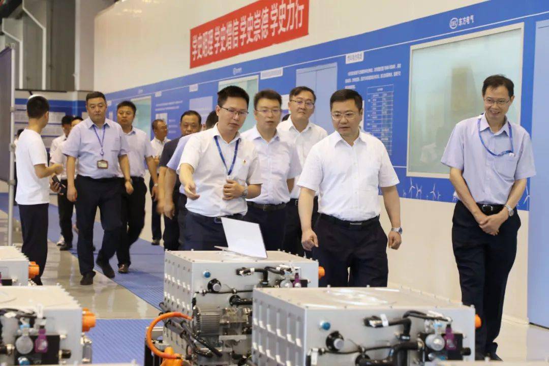 时政黄伟赴成都市开展央企招商活动