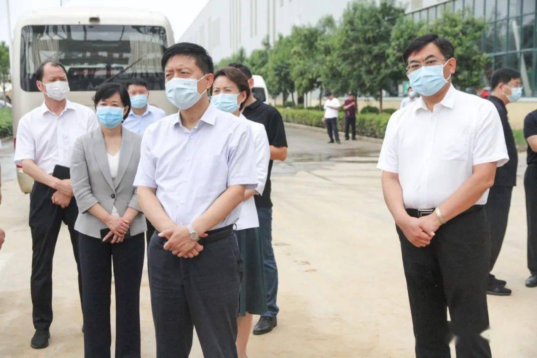 8月24日,许昌市市长刘涛到河南金汇不锈钢产业集团有限公司调研
