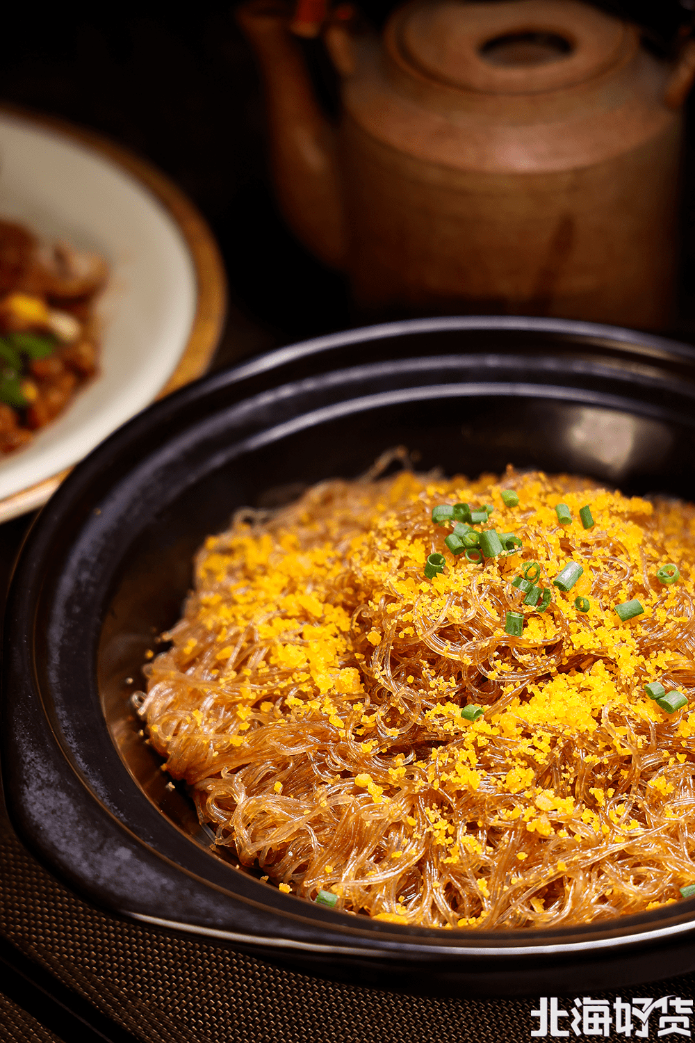 湘西腊牛肉,牛蛙恋上虾,蟹黄粉丝煲,干锅乡里腊鸡.超多美食等你来尝!