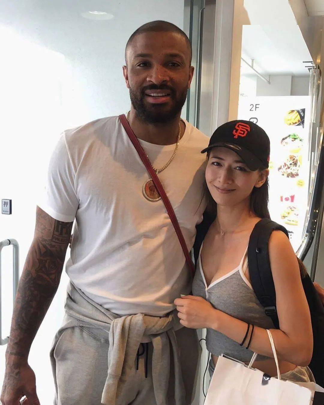 nba球场上最有料的女记者!还让不让人专心打球了?