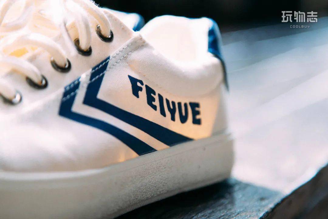 国货|这双不到 100 元的国货小白鞋,到底能有多百搭?