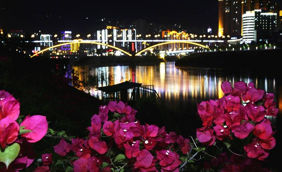 夜景|彭水：一年四季美如画 两江四岸起风景