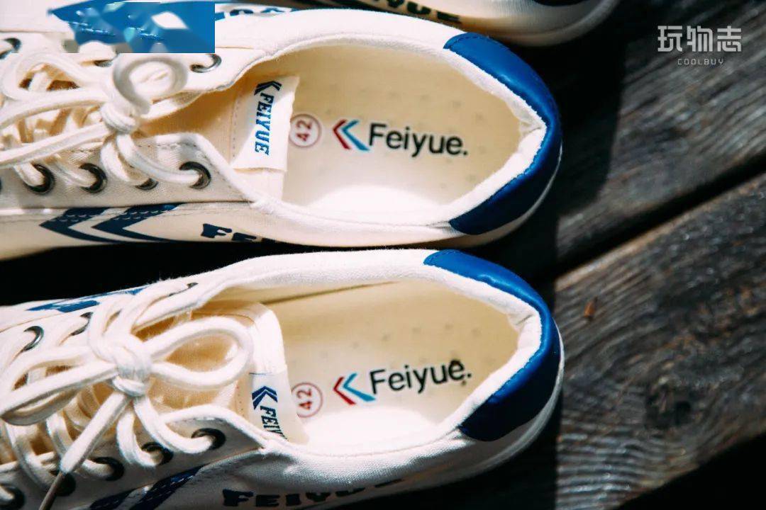 国货|这双不到 100 元的国货小白鞋,到底能有多百搭?