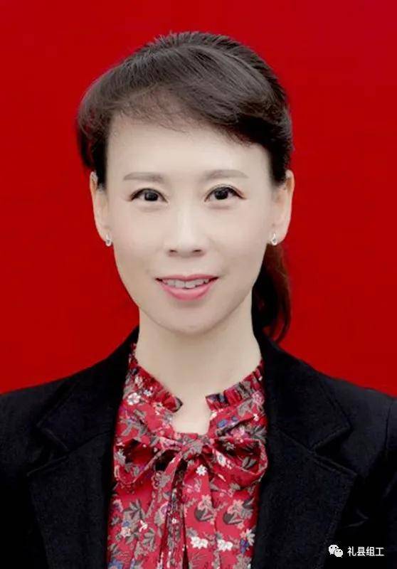 高霞,女,汉族,1979年12月出生,大学学历,中共党员,1998年10月参加工作