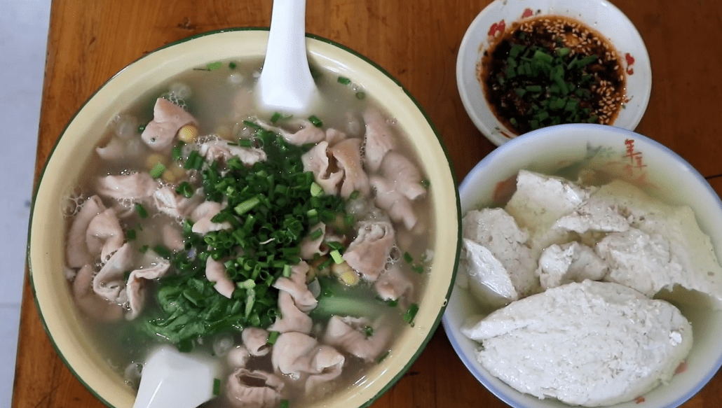 肥肠配菜做法大全图片 eb801ac009734958b7e5f6f0678d6a38.png