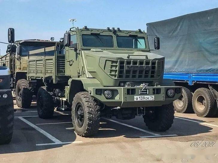 乌拉尔在army-2021国际军事技术论坛展示新款4x4军车