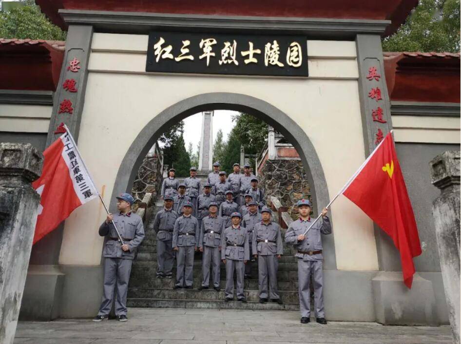 图片来源:红三军烈士陵园1931年4月初,红三军攻克巴东,渡过长江,转战