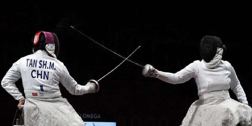 我校学子谭淑梅斩获东京残奥会女子重剑个人赛b级金牌!_击剑
