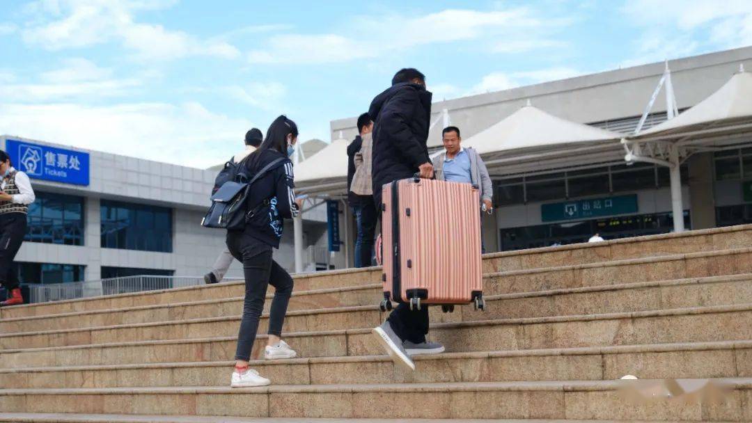 近期一大批年轻人要离开宣威从此以后