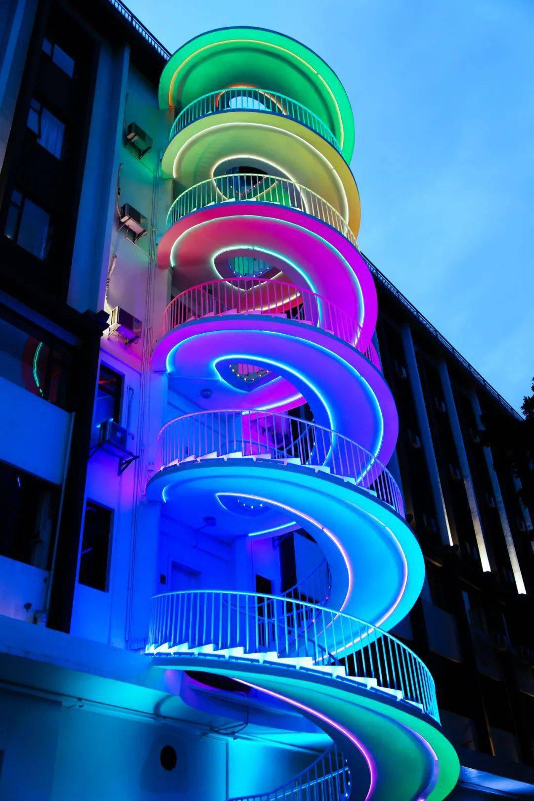 越秀这5条楼梯,帧帧绝美!