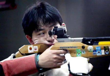 蔡亚林一匹腼腆的黑马