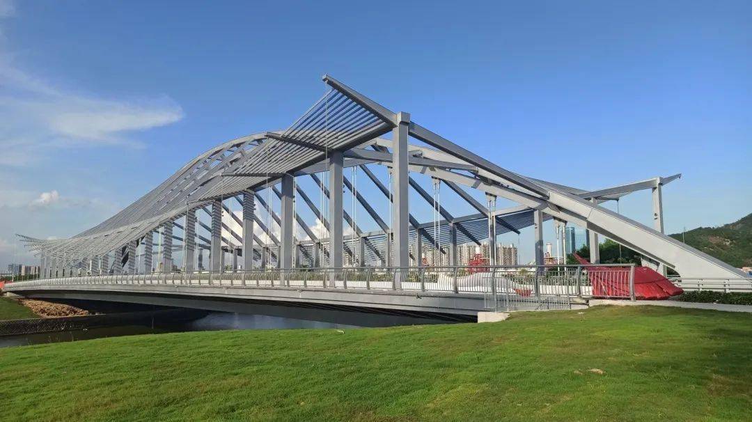 深圳前海梦海前湾河桥广东,深圳8月26日,在深圳经济特区建立41周年