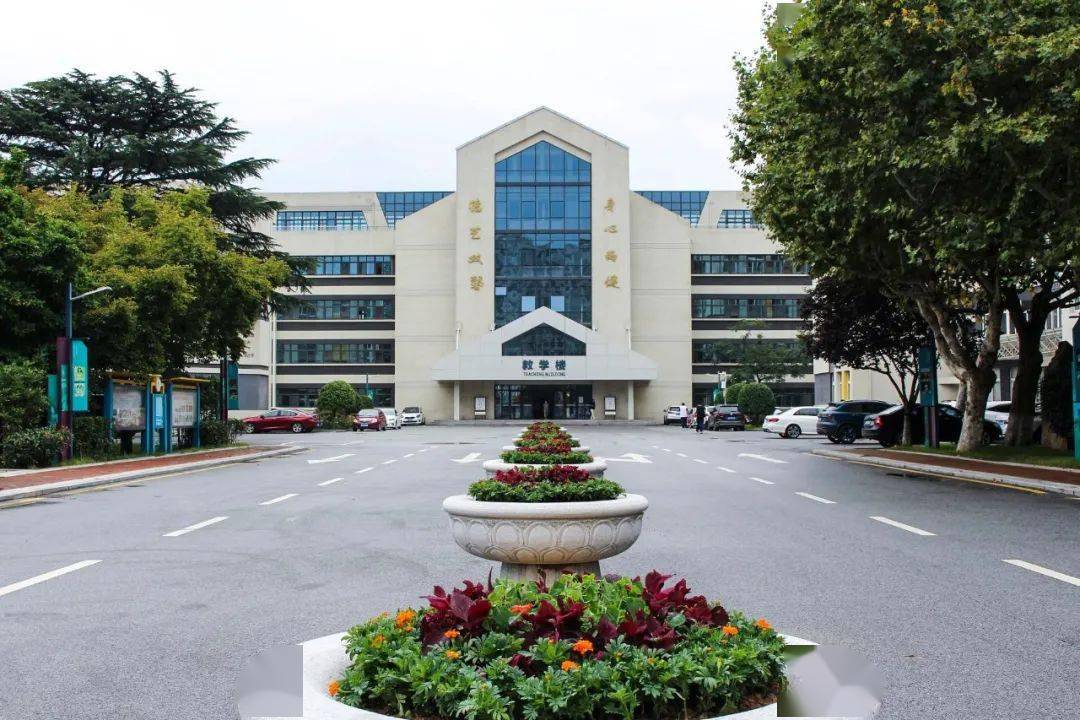 艺校播报少年志气梦想起航青岛艺术学校2021级新生顺利报到