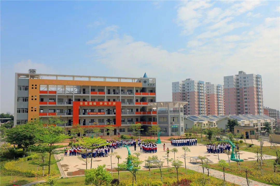 翔安这所学校招聘非在编职员.