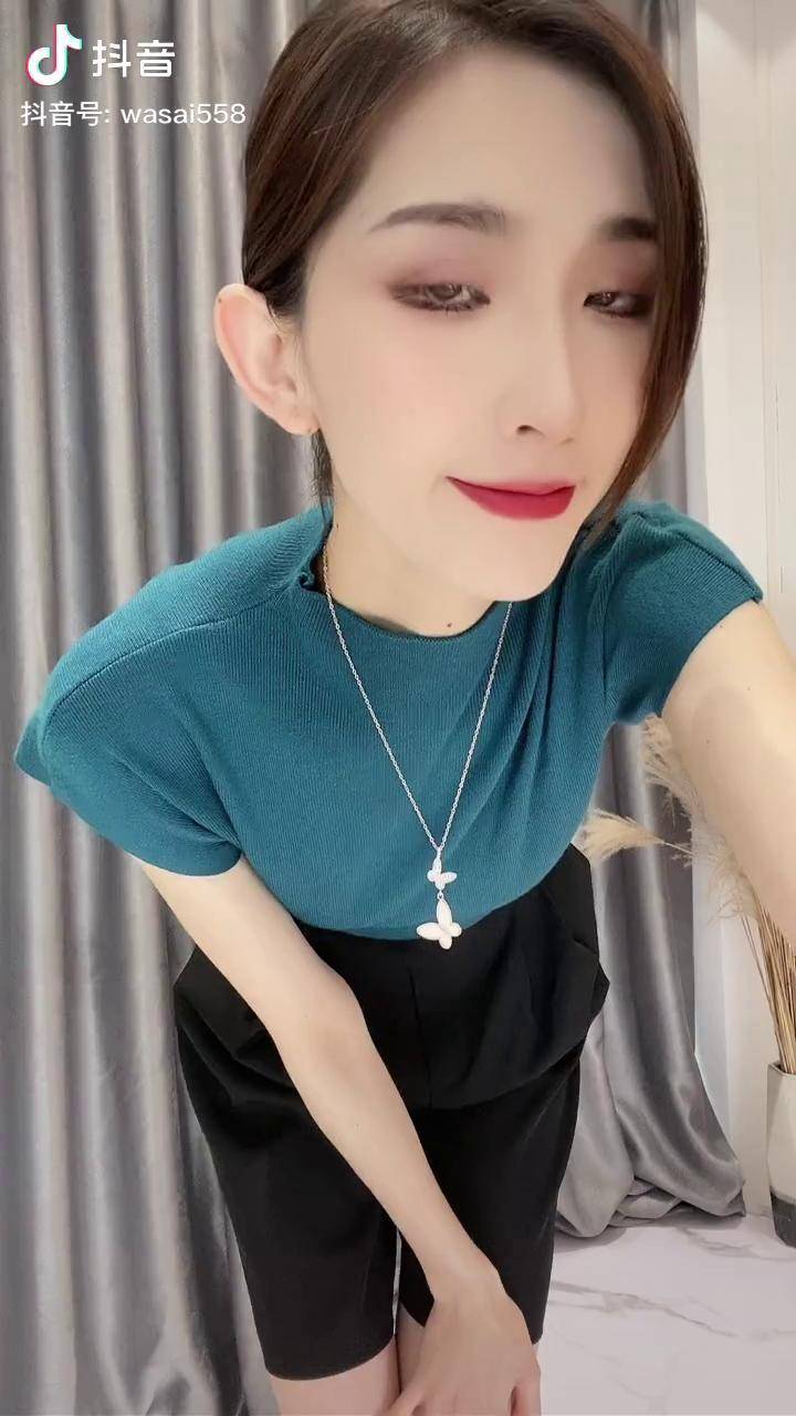 自律 上进 会打扮 情商高 会挣钱 独立 落落大方 这才是女孩子该有的