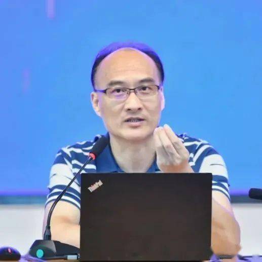 特邀嘉宾浙江省特级教师,正高级教师顾志能带来了干货分享《生问课堂