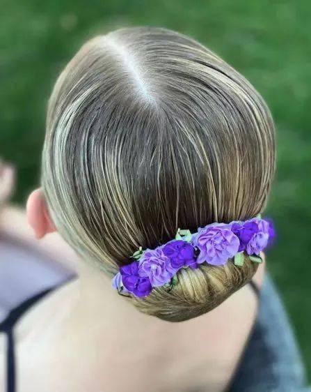 "芭"面玲珑 清新多样的芭蕾丸子头