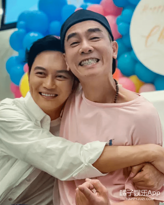 朱茵|铁汉黄贯中也有柔情时！对女儿宠爱对朱茵温柔，万幸没受渣爹影响