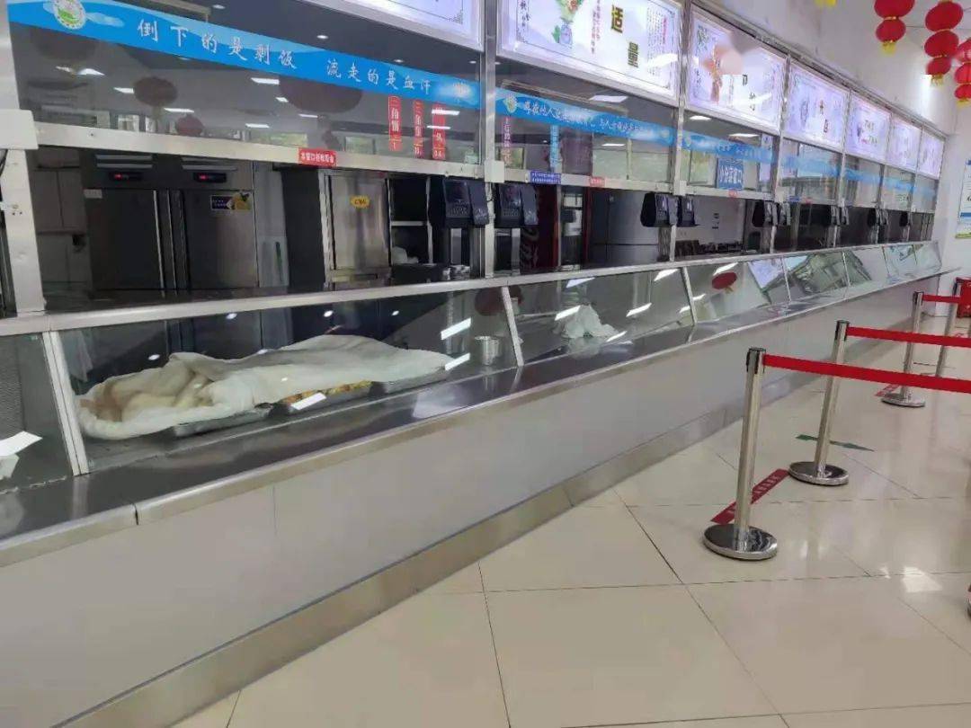 书记问"餐",舌尖上的中石大,变样儿了!_食堂