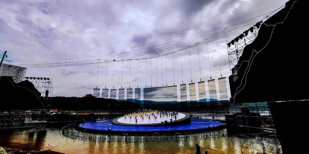 镜泊湖|依水而建，湖中舞台效果曝光！第四届黑龙江省旅发大会，我们9月1日见！