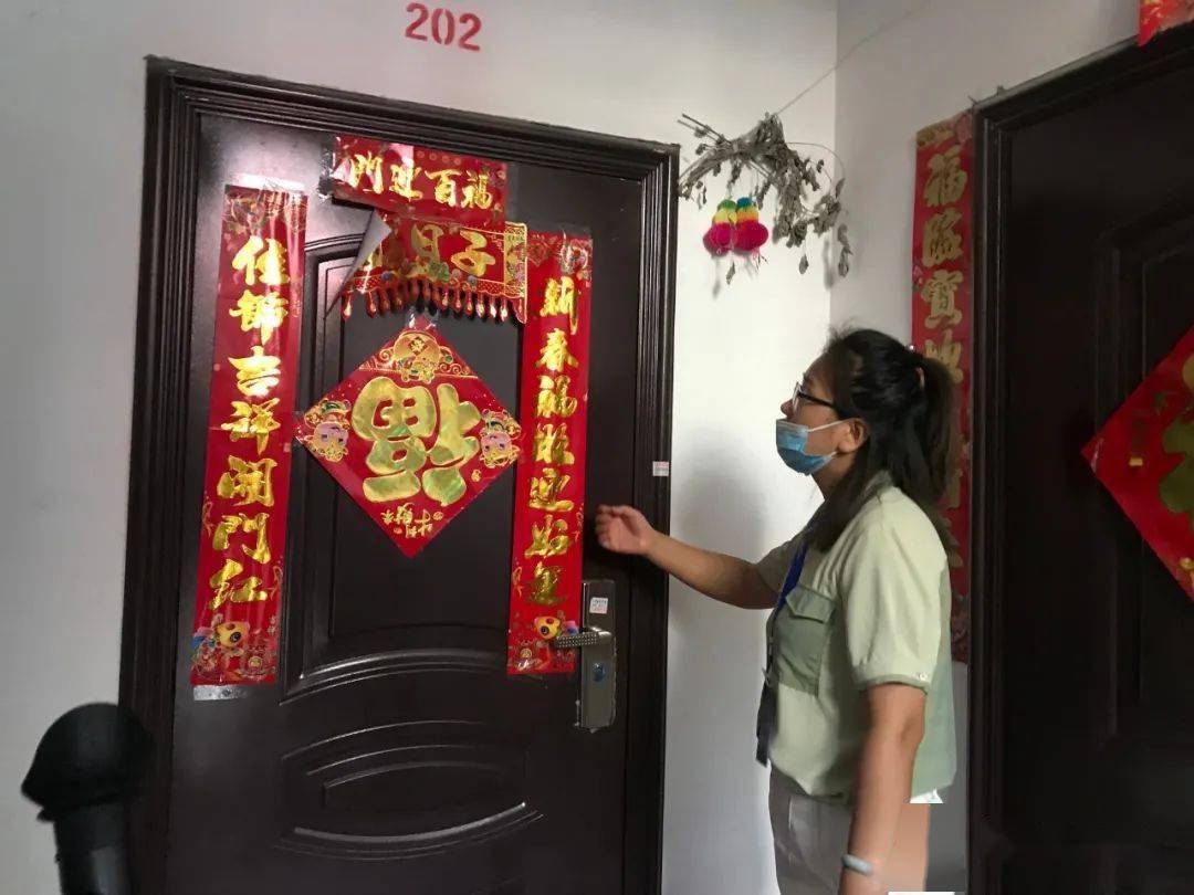 宝山区近百名机关干部敲门入户精准核查疫苗接种