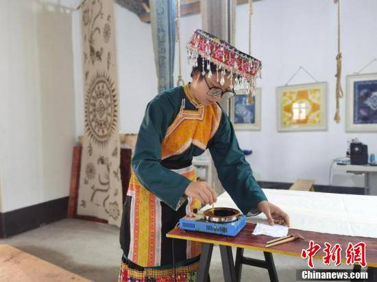 涂伊莎|四川古蔺川南苗族蜡染创作：让传统手艺大放异彩