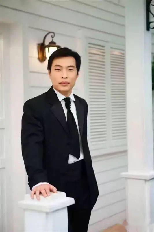 一舟老师深情演绎仓央体诗歌《一世飞花》作者:金罡