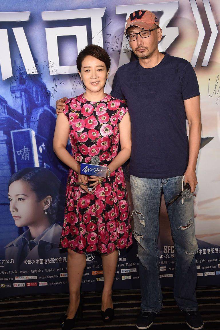 陈小艺的气质真比不了,虽然脸上肉肉的,但是穿绿色蕾丝裙好优雅