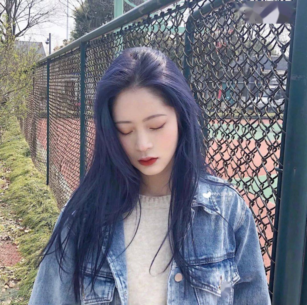 低调一些的蓝紫色头发图片