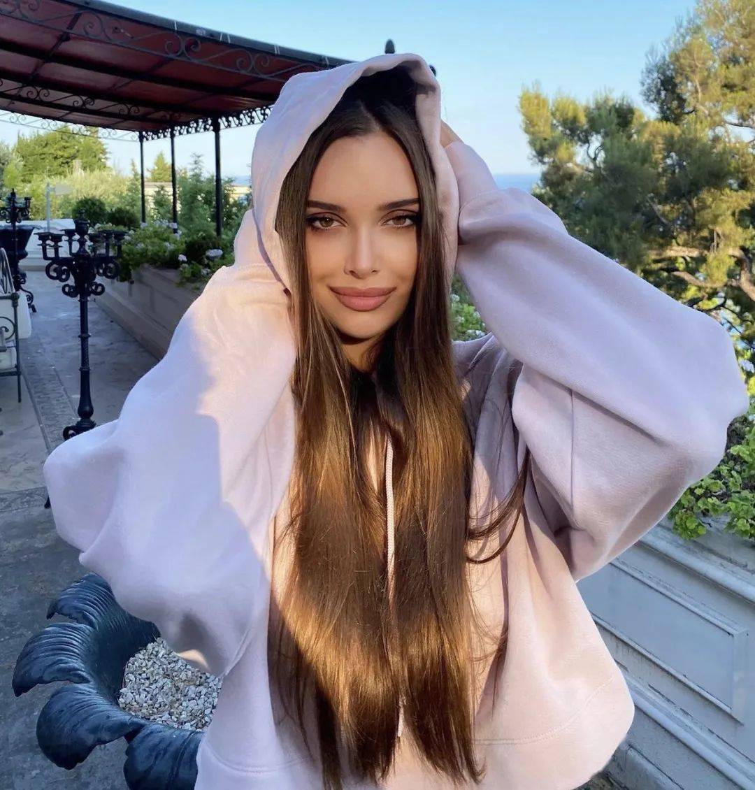 俄罗斯体操女神karolina逆天大长腿霸屏