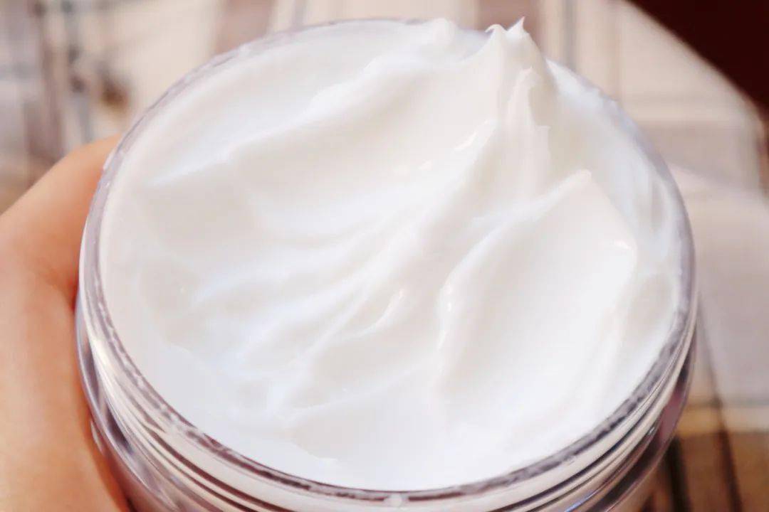 皮肤|观方好物 | 华山医院研制的这罐身体乳，我能囤一辈子