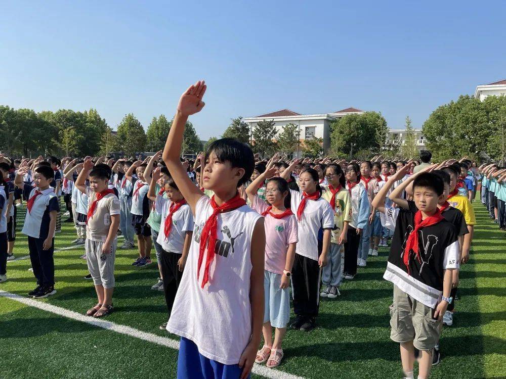 太仓市卉贤小学吕校长图片