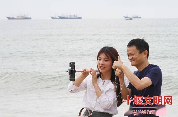 弃医从商之路——一部短剧的深度解读