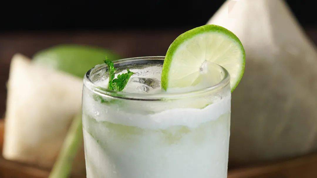     左滑品尝更多美味05coconut chicken万象城里的生态海岛还带包厢"