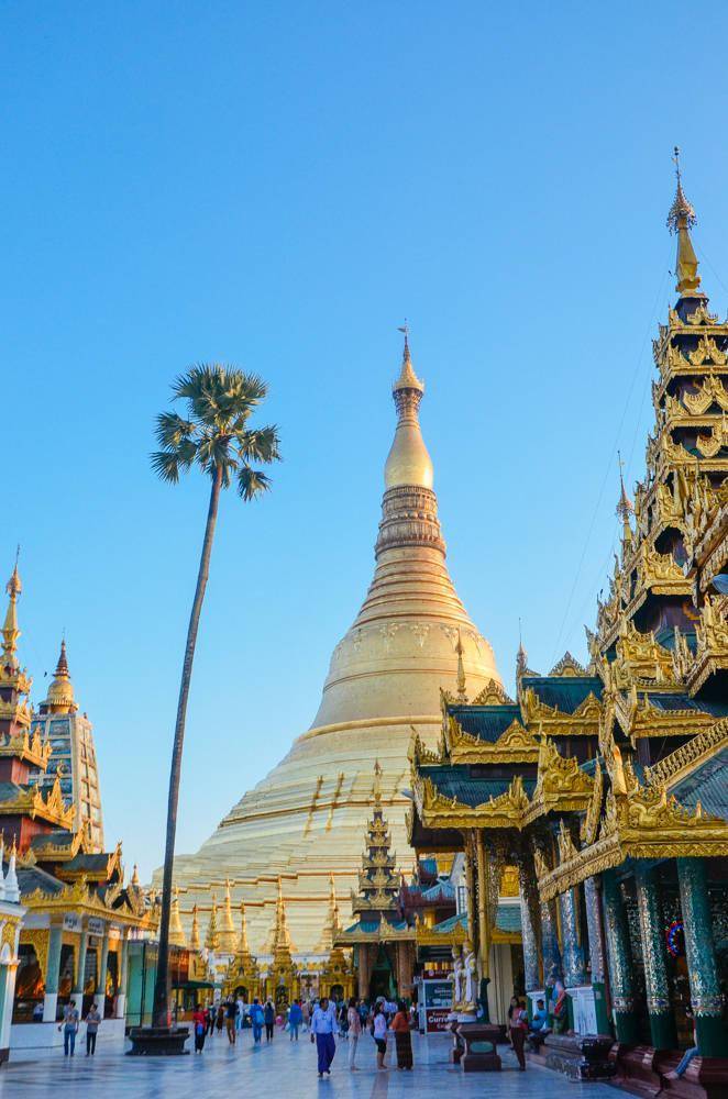 女生的叫"隆基";男生叫"布梭",均是缅甸语发音哟