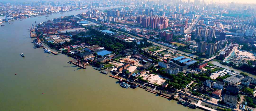 追寻红色记忆感怀党的恩情漫步复兴岛